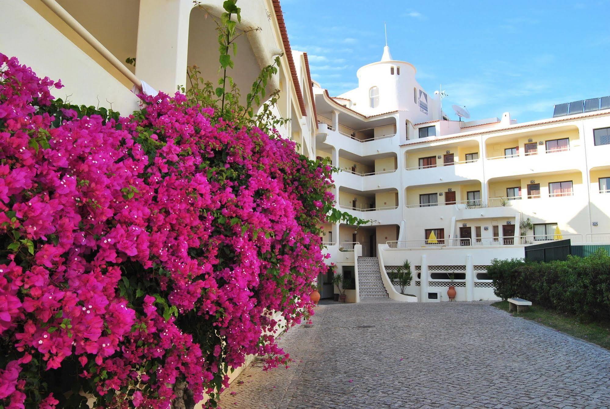 Apartamentos Olhos Do Mar Albufeira Dış mekan fotoğraf